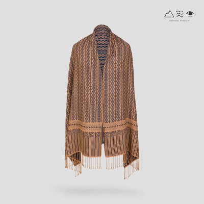 ผ้าคลุมไหล่ขิดไทกะเลิง นาคเกี้ยวเครือ คราม-เปลือกไม้