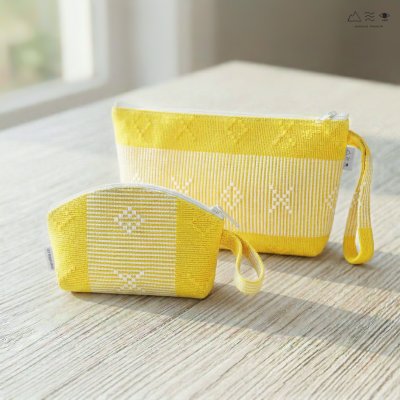 กระเป๋าเครื่องสำอาง ผ้ายกลายตีนซิ่น - เหลือง