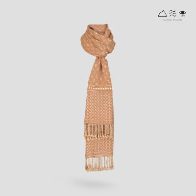 ผ้าพันคอขิดไทกะเลิง ลายดอกมะขวิด - เปลือกไม้