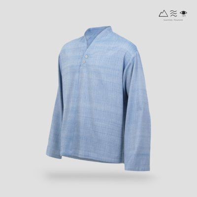 เสื้อเชิ้ตแขนยาวคอญี่ปุ่น ผ้าฝ้ายทอมือ ครามอ่อน เสื้อเชิ้ตแขนยาวคอญี่ปุ่น ผ้าฝ้ายทอมือ ครามอ่อน