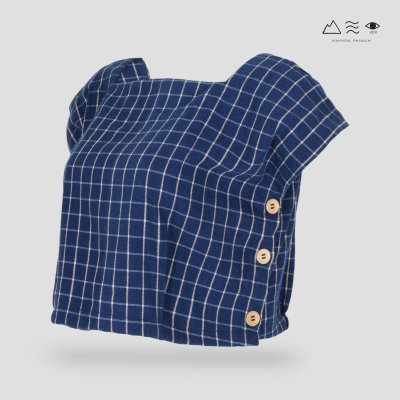 เสื้อครอปคอเหลี่ยมผ้าทอมือ ครามตาราง