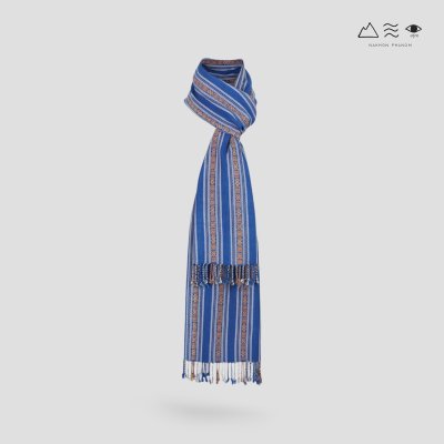 ผ้าพันคอฝ้ายย้อมครามทอมือยกขิด 002 ลายดอกมะส้าน