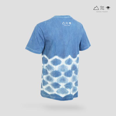 เสื้อยืดมัดย้อมสีธรรมชาติ ลายเกล็ดปลา คราม