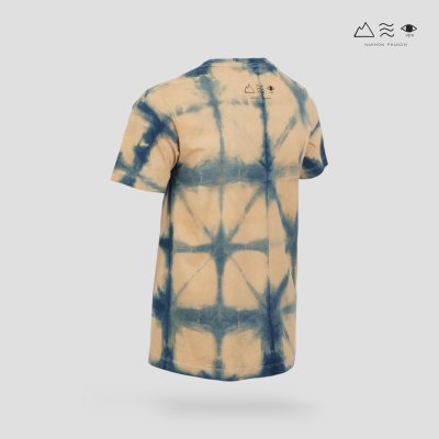 เสื้อยืดมัดย้อมสีธรรมชาติ ลายโอริกามิ เปลือกไม้