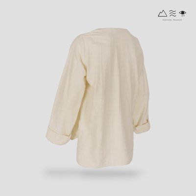 เสื้อเชิ้ตแขนยาว กระเป๋าอกคู่ สีธรรมชาติ