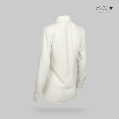เสื้อเชิ้ตแขนยาว ญ ผ้าทอมือ กระดุมผ้า - ขาว