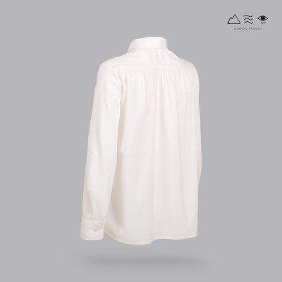 เสื้อเชิ้ตแขนยาวตีเกล็ดทวิสต์  ขาว