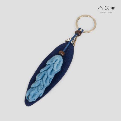 พวงกุญแจดอกกระเจียว ย้อมคราม