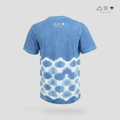 เสื้อยืดมัดย้อมสีธรรมชาติ ลายเกล็ดปลา คราม