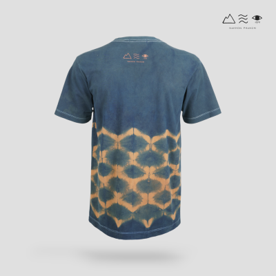 เสื้อยืดมัดย้อมสีธรรมชาติ ลายเกล็ดปลา เปลือกไม้