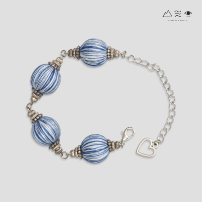 สร้อยข้อมือระย้า ลูกปัดฝ้ายย้อมสีธรรมชาติ - สั้น สร้อยข้อมือระย้า ลูกปัดฝ้ายย้อมสีธรรมชาติ - สั้น