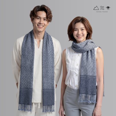 ผ้าพันคอขิดไทกะเลิง ลายตุ้มจุ้ม - คราม