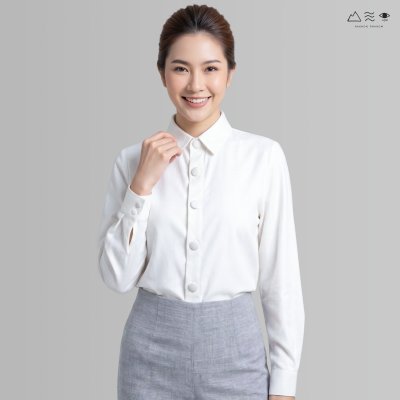 เสื้อเชิ้ตแขนยาว ญ ผ้าทอมือ กระดุมผ้า - ขาว