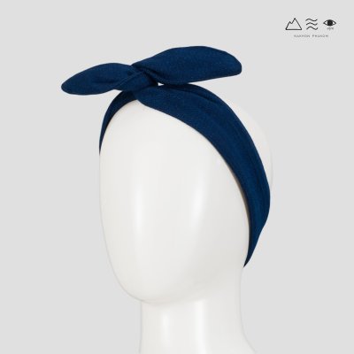 ที่คาดผมผ้าทอมือ แบบลวดดัด ย้อมคราม ที่คาดผมผ้าทอมือ แบบลวดดัด ย้อมคราม