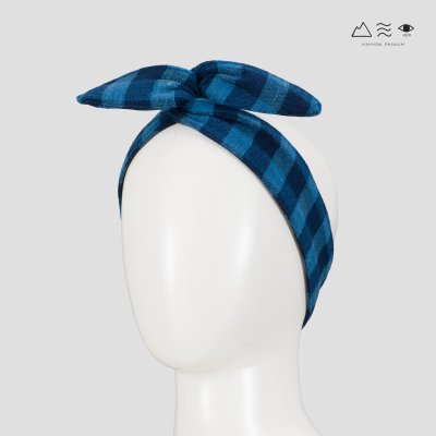 ที่คาดผมผ้าทอมือ แบบลวดดัด ย้อมคราม ที่คาดผมผ้าทอมือ แบบลวดดัด ย้อมคราม