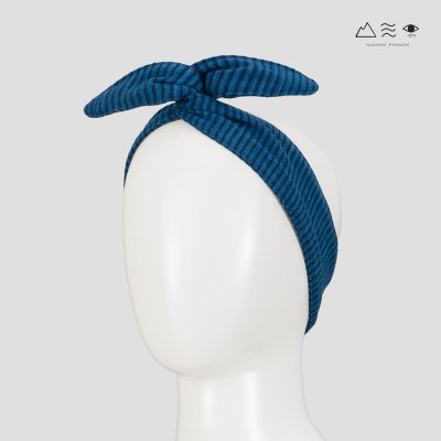 ที่คาดผมผ้าทอมือ แบบลวดดัด ย้อมคราม ที่คาดผมผ้าทอมือ แบบลวดดัด ย้อมคราม