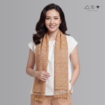 ผ้าพันคอขิดไทกะเลิง ลายดอกมะส้าน - เปลือกไม้