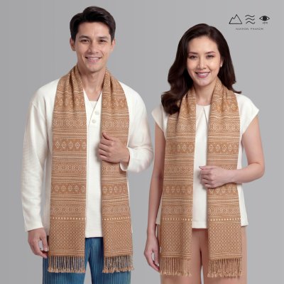 ผ้าพันคอขิดไทกะเลิง ลายดอกมะส้าน - เปลือกไม้