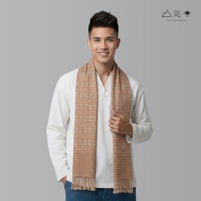 ผ้าพันคอขิดไทกะเลิง ลายดอกลั่นทม - เปลือกไม้