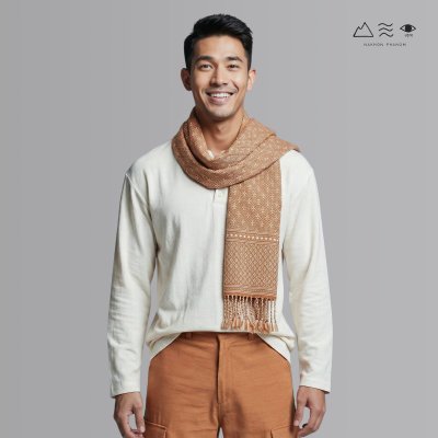 ผ้าพันคอขิดไทกะเลิง ลายดอกมะขวิด - เปลือกไม้