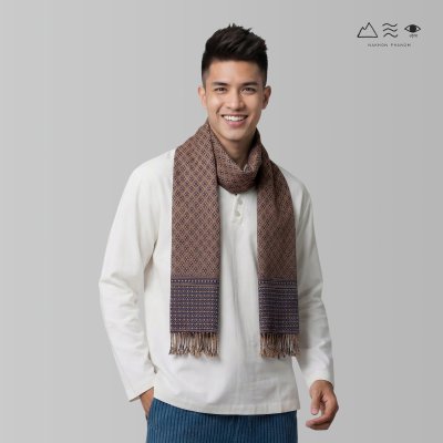 ผ้าพันคอขิดไทกะเลิง ลายตุ้มจุ้ม คราม-เปลือกไม้