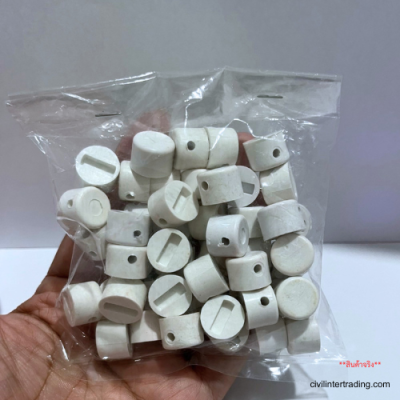 Multi-purpose plastic wall plug, 15 mm size.