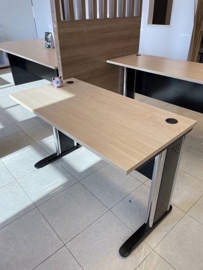 Steel-Leg Office Desk, Model OTS121