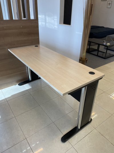 Steel-Leg Office Desk, Model OTS151