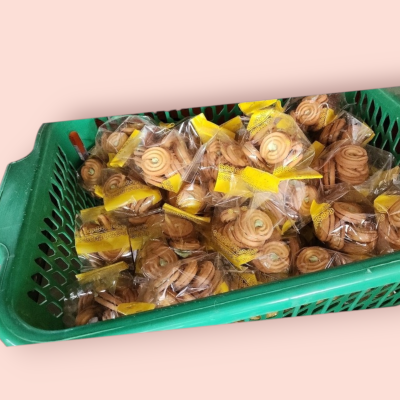 ขนมปังปี๊บใบเตย10บาท(โหล)