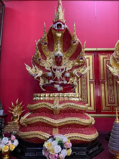 สีประจำวันอาทิตย์