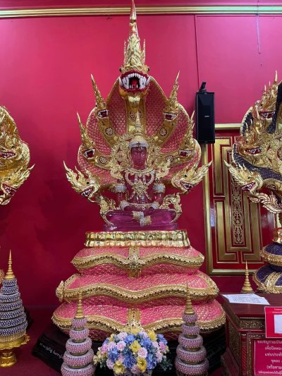 สีประจำวันอังคาร