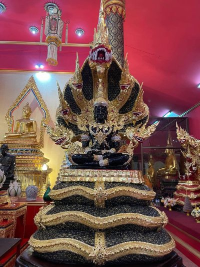 สีประจำวันพุธกลางคืน