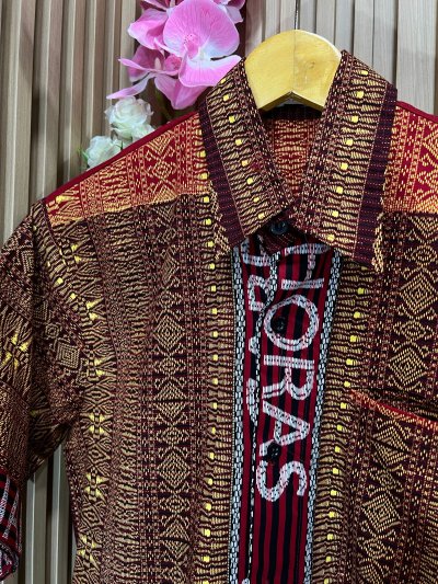 ALTHREE Clothing - KEMEJA Motif Ulos Ragi Hotang Pria Katun Stretch Lengan Pendek