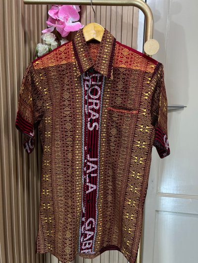 ALTHREE Clothing - KEMEJA Motif Ulos Ragi Hotang Pria Katun Stretch Lengan Pendek