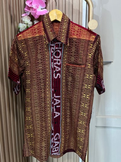 ALTHREE Clothing - KEMEJA Motif Ulos Ragi Hotang Pria Katun Stretch Lengan Pendek