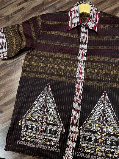 ALTHREE Clothing - KEMEJA Ulos Gorga Katun Stretch Batik Pria Lengan Pendek