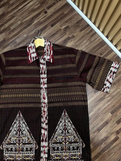 ALTHREE Clothing - KEMEJA Ulos Gorga Katun Stretch Batik Pria Lengan Pendek