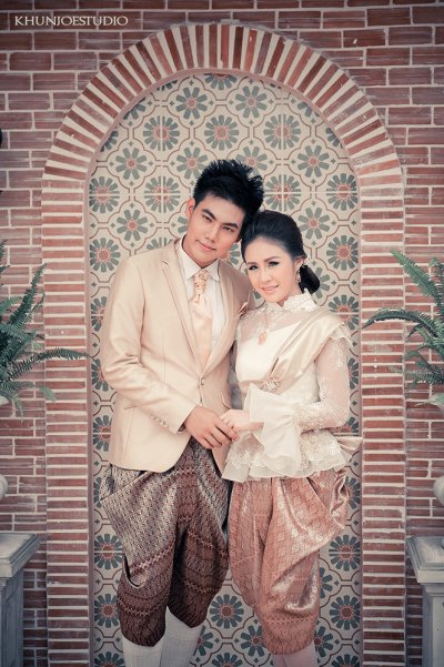 Pre-wedding Outdoor@Sevenhouse studio...