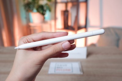 Apple Pencil (USB-C) สี White สวย ราคาเพียง 2,290.- มีประกันร้าน 60 วัน