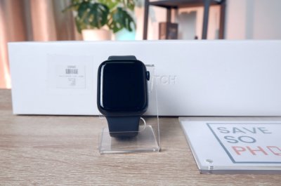 Apple Watch Series 8 GPS สี Midnight เครื่องสวย ราคาเพียง 6,990.- มีประกันร้าน 60วัน