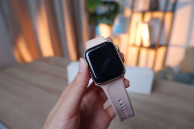 Apple Watch Series 5 GPS สี Pink เครื่องสวย ราคาเพียง 3,990.- มีประกันร้าน 60วัน