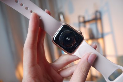 Apple Watch Series 5 GPS สี Pink เครื่องสวย ราคาเพียง 3,990.- มีประกันร้าน 60วัน