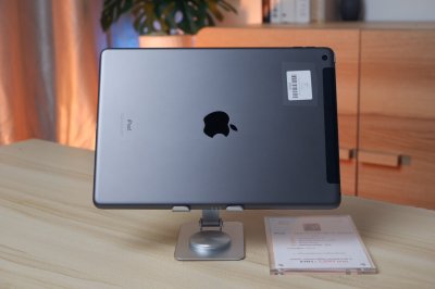 iPad 9th Gen 64GB Wi-Fi + Cellular สี Space Gray เครื่องสวย ราคาเพียง 7,390.- มีประกันร้าน 60 วัน