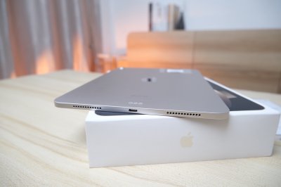 iPad Air 5 M1 chip 64Gb Wi-Fi 10.9-inch สี Starlight เครื่องสวย ราคาเพียง 11,900.- มีประกันร้าน 60 วัน