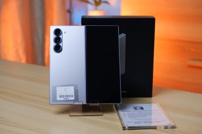 Samsung Galaxy Z Fold6 12+256GB สี Silver Shadow เครื่องสวย ราคาเพียง 28,990.- มีประกันร้าน 60วัน