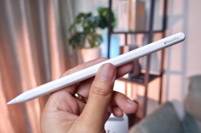 Apple Pencil Pro สี White เครื่องสวย ราคาเพียง 2,590.- มีประกันร้าน 60 วัน