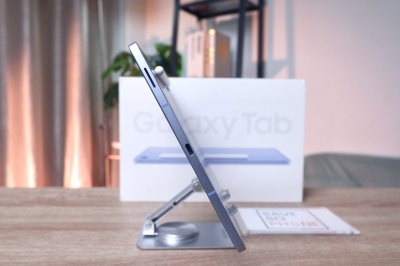 Samsung Galaxy Tab S10FE Wi-Fi 8+128GB + ปากกา S.Pen สี Blue เครื่องสวย ราคาเพียง 9,900.- มีประกันร้าน 60วัน