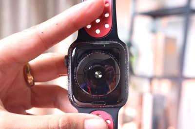 Apple Watch Series 4 GPS+Cellular 44MM. สี Black เครื่องสวย ราคาเพียง 2,390.- มีประกันร้าน 60วัน