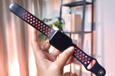 Apple Watch Series 4 GPS+Cellular 44MM. สี Black เครื่องสวย ราคาเพียง 2,390.- มีประกันร้าน 60วัน