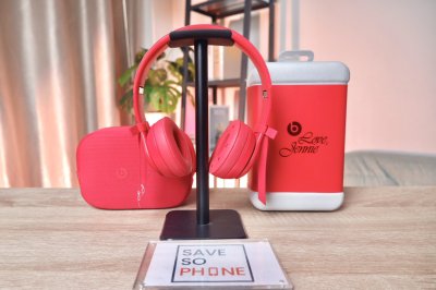 Beats Solo 4 JENNIE Special Edition(2025) สี Ruby Red เครื่องสวย ราคาเพียง 9,990.- มีประกันร้าน 60วัน